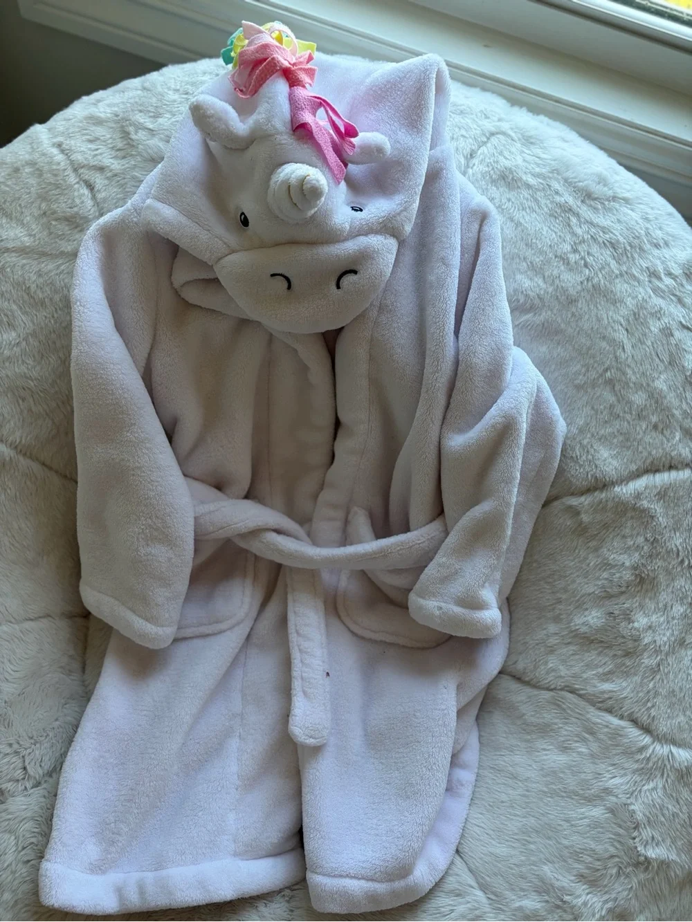 Pottery Barn kids unicorn robe size 4-6 years